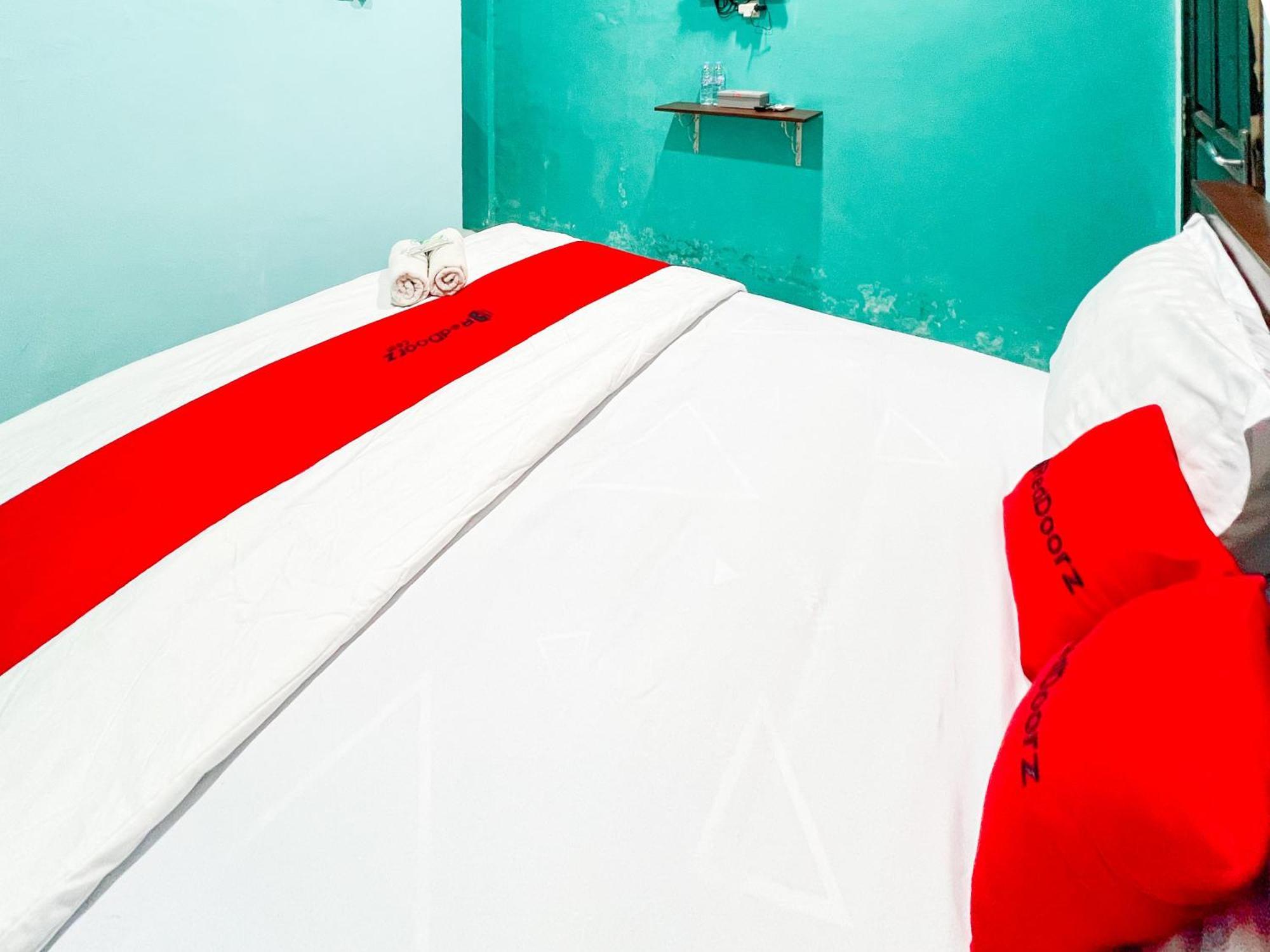Reddoorz Near Sunrise Mall Mojokerto Exterior foto