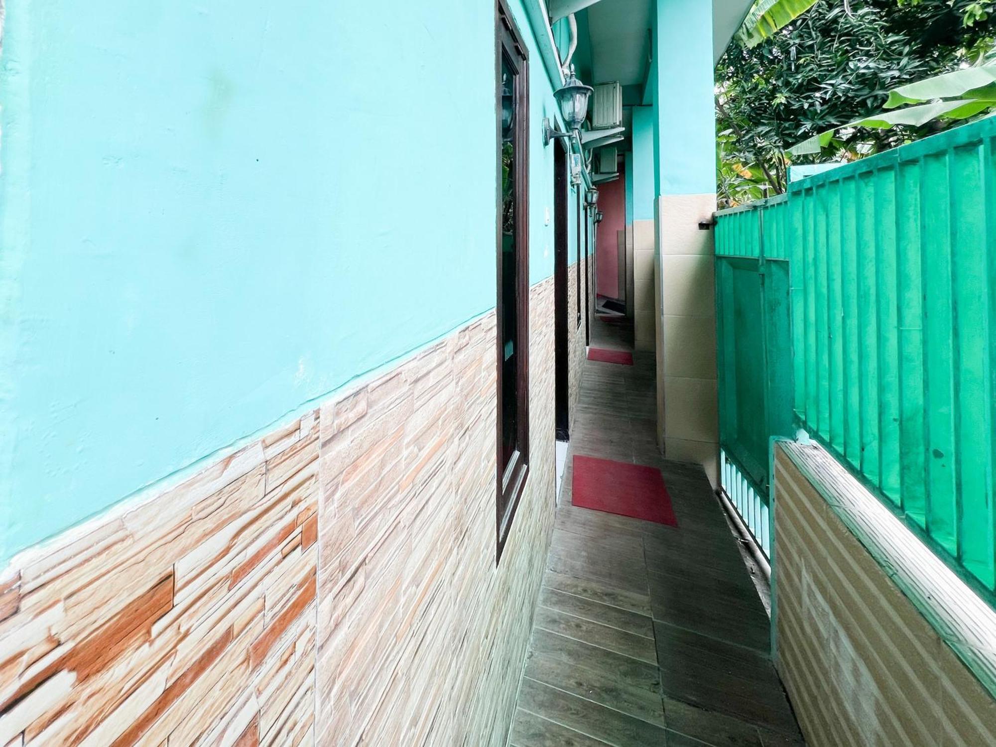 Reddoorz Near Sunrise Mall Mojokerto Exterior foto